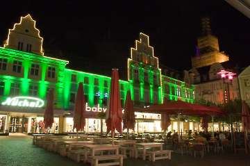 RE leuchtet