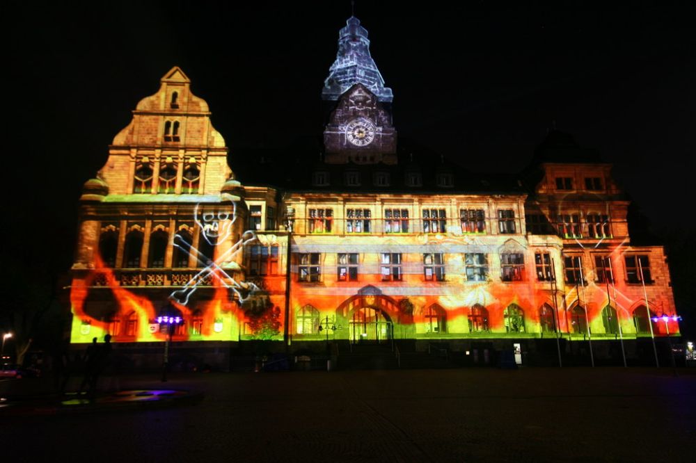 RE leuchtet 2012-3